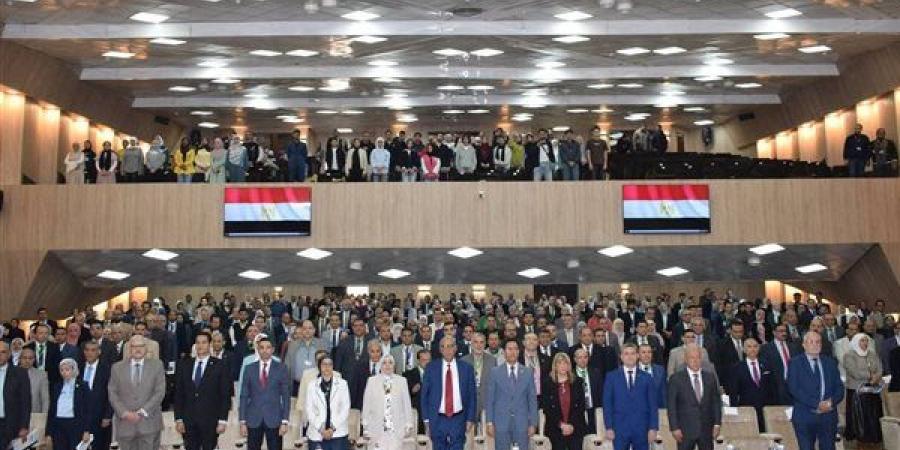 رئيس جامعة بنها : حريصون علي صياغة حلول مبتكرة تدعم التنمية المستدامة