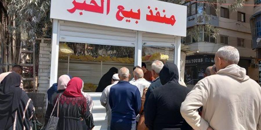 محافظ الدقهلية يعلن بدء تشغيل المنافذ الجديدة لبيع الخبز بالمنصورة