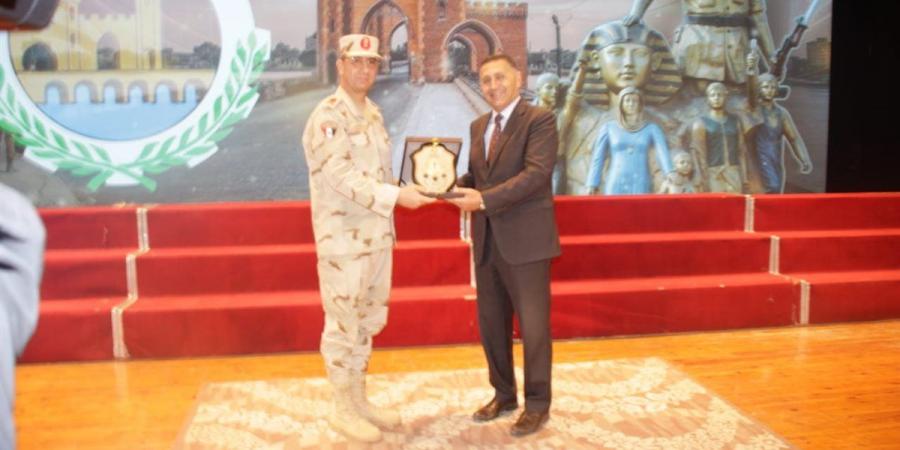 محافظ القليوبية يشارك في الندوة التثقيفية لقوات الدفاع الشعبي والعسكري