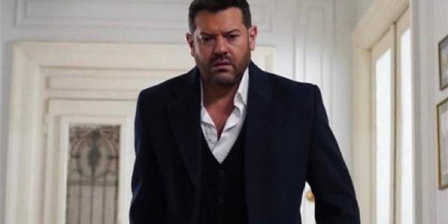 مسلسل "الفرنساوي" لـ عمرو يوسف يشعل الترقب ببروموهات مشحونة بالغموض وأزمات الثقة