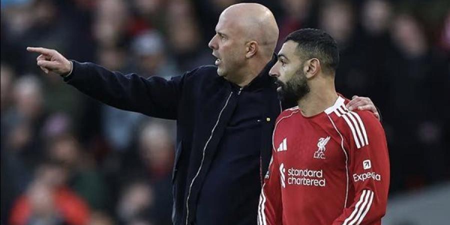 استبعاد محمد صلاح يثير الجدل في قمة ليفربول وباريس سان جيرمان