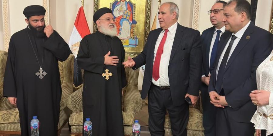 قيادات واعضاء مستقبل وطن بالإسكندرية يهنئون وكيل بطريركية الأقباط بعيد القيامة