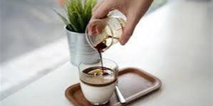 تريند القهوة بالزبادي.. هل هو كنز صحي أم خدعة غذائية؟ (فيديو)