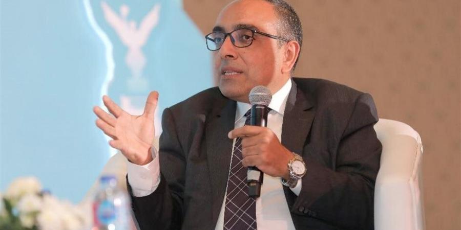 مستشار الاتصالات: فرص عمل جديدة لخريجي الجامعات المصرية