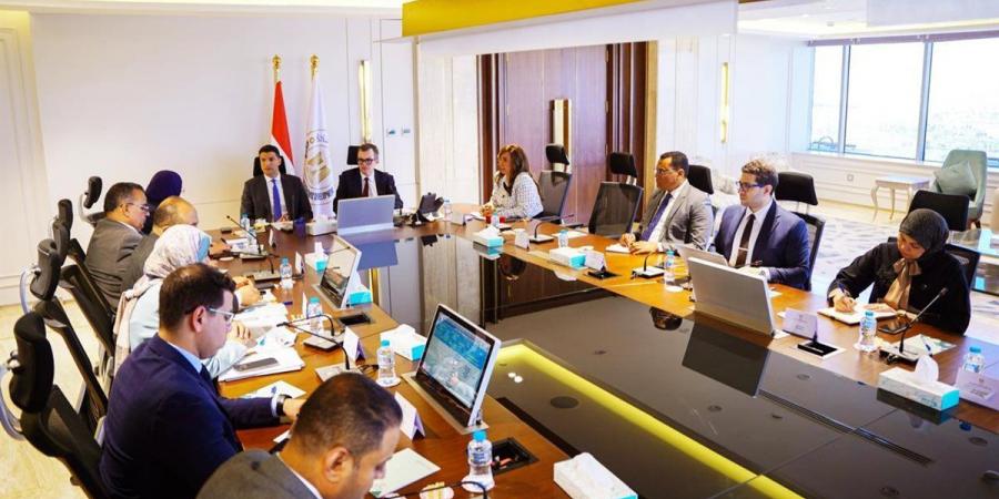 وزيرا التخطيط والصناعة يبحثان تسريع ترفيق المناطق الصناعية لرفع كفاءة الاستثمارات الصناعية