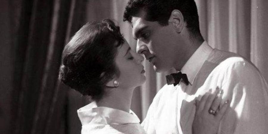 خدعة تحولت إلى أشهر قصة حب.. تفاصيل أول لقاء بين عمر الشريف وفاتن حمامة