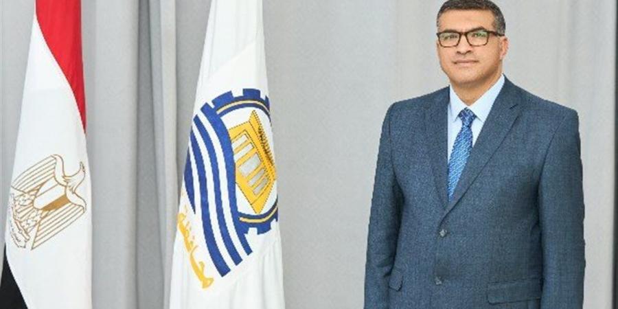 محافظ قنا يتفقد عددًا من المناطق السكنية لبحث مشروعات التنمية الحضرية