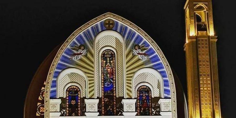 الكاتدرائية تطفئ أنوارها لبدء تمثيلية القيامة.. والبابا يترأسها أمام كبير شمامسة الكاتدرائية (بث مباشر)