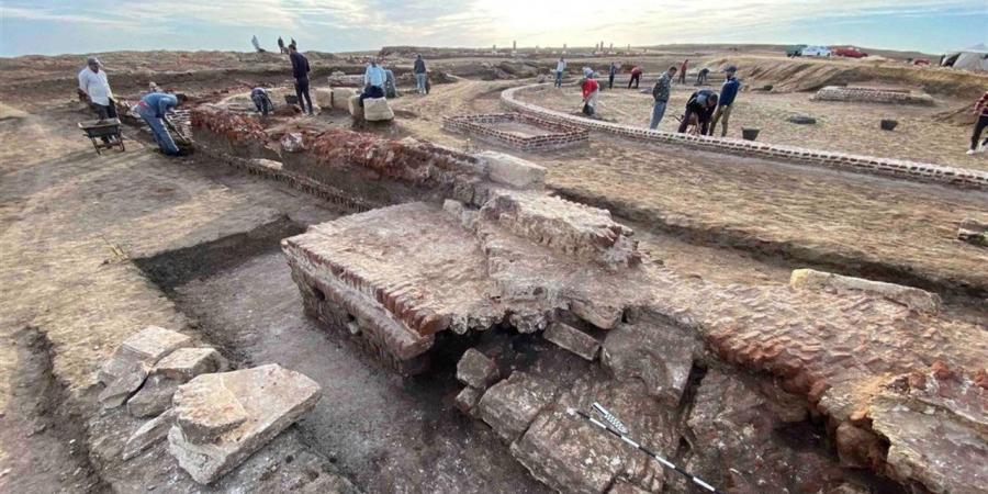 "آثار سيناء": كشف معبد "بلوزيوم" بتل الفرما يعيد رسم الخارطة السياحية ويجذب بعثات دولية جديدة