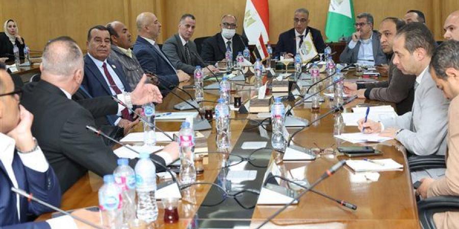 محافظ الجيزة يعقد لقاءً موسعًا مع أعضاء مجلسي النواب والشيوخ
