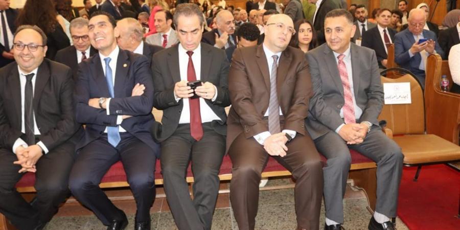 محافظ القليوبية يشارك في احتفالية عيد القيامة المجيد بالكنيسة الإنجيلية بمصر الجديدة