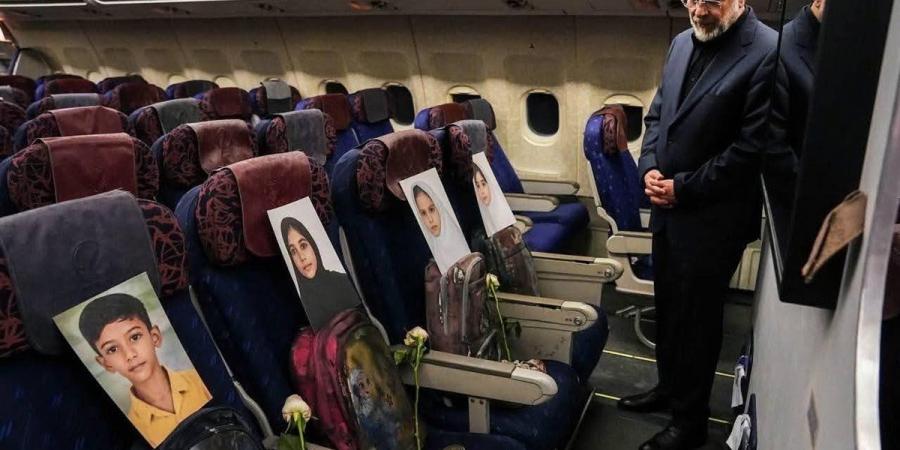 أطفال قُتلوا بغارة على مدرسة ميناب علي طائرة الوفد الإيراني المفاوض المتجه إلى باكستان