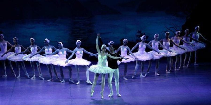 سحر الباليه يتجسد في عرض «بحيرة البجع» على المسرح الكبير بالأوبرا