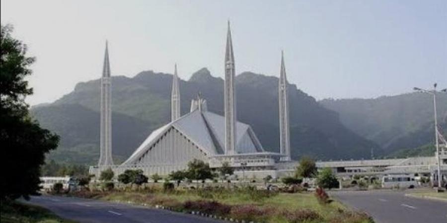 عاجل.. مصادر باكستانية: طائرة أمريكية تحمل فريق المفاوضات مع إيران تهبط في إسلام اباد