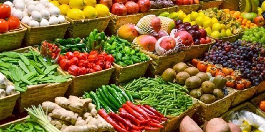 أسعار الخضار والفاكهة اليوم السبت بسوق العبور للجملة