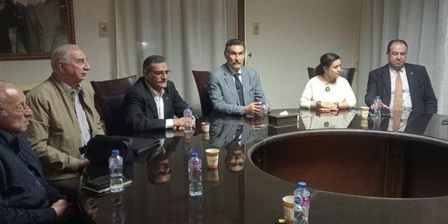 تحت رعاية الدكتور السيد البدوي.. «الدفاع والأمن القومي» تطرح ٣ توصيات لمواجهة الإدمان والتشرد