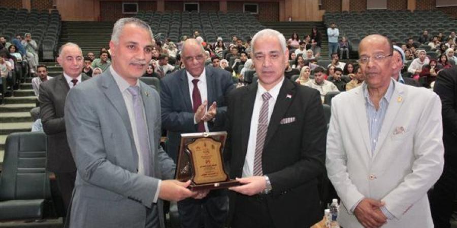 جامعة أسيوط تختتم مهرجان الإبداع المسرحي