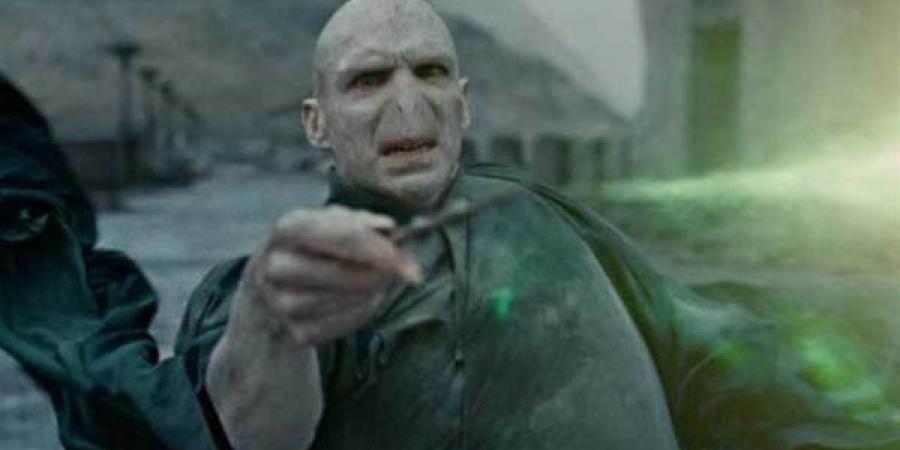 رالف فاينز يدعم ترشيح جديد لشخصية فولدمورت في مسلسل هاري بوتر