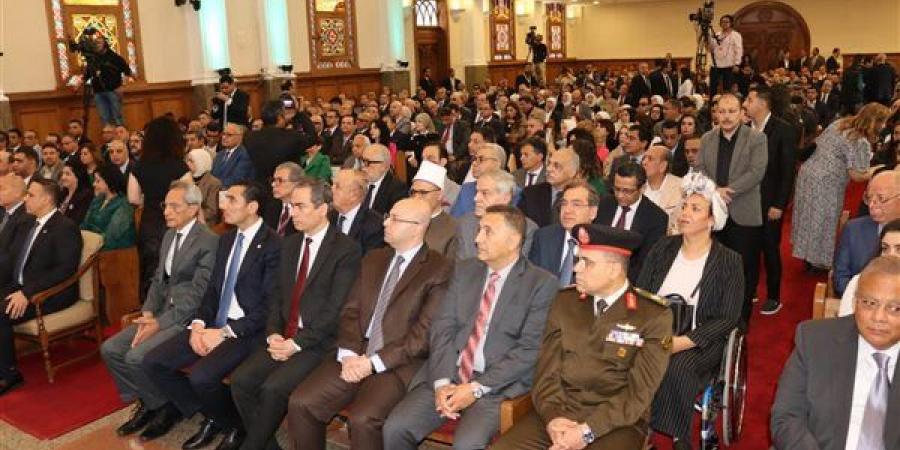 محافظ القليوبية يشارك في احتفالية عيد القيامة بالكنيسة الإنجيلية بمصر الجديدة بالقاهرة