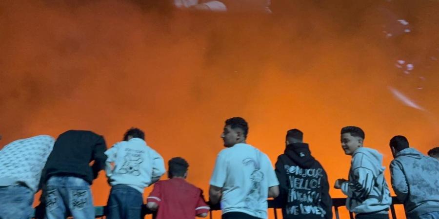 حريق المنيب.. فصل الكهرباء عن المنطقة المحيطة كإجراء إحترازي