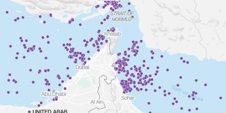 عدة سفن تتجه نحو مضيق هرمز مع انطلاق محادثات إسلام آباد