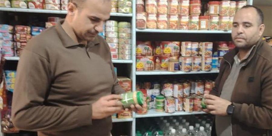 ضبط 20 كيلو فسيخ و19 كيلو أسماك سردين مجهولة المصدر بالبحيرة