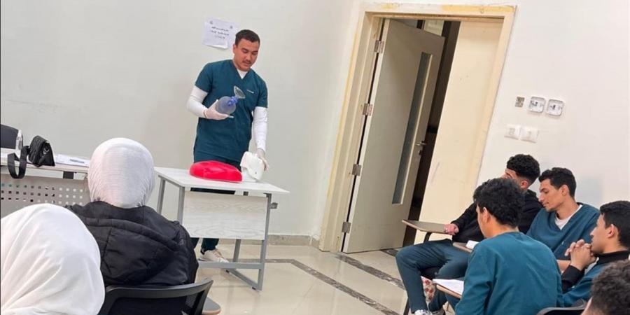 برنامج التمريض بجامعة بني سويف الأهلية ينظم سيمنارًا علميًا لتعزيز مهارات الطلاب البحثية