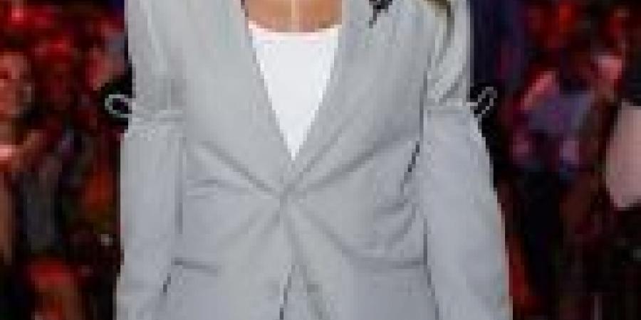 أبرز صيحات تصاميم البلايزر لإطلالة أنيقة في ربيع وصيف 2026