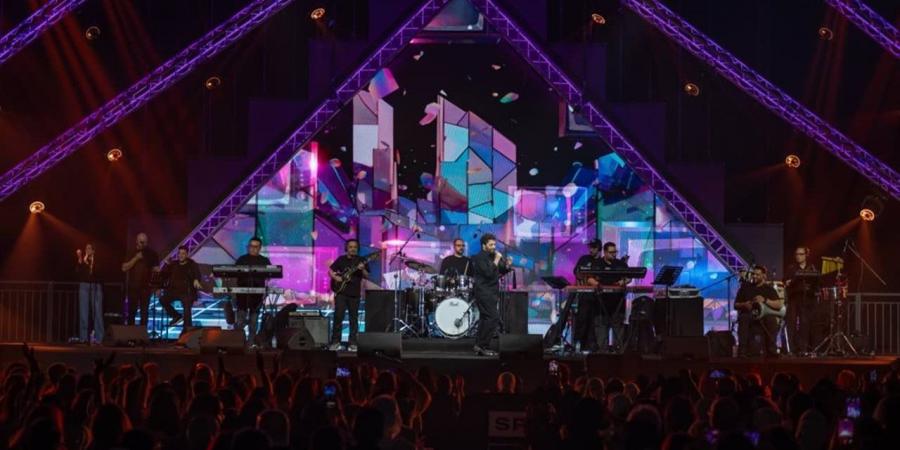 حميد الشاعري وهشام عباس وإيهاب توفيق يشعلون أجواء "أبوظبي" في ليلة كاملة العدد