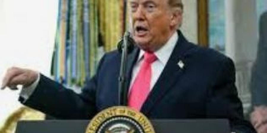 "ترامب يهدد الصين بعقوبات قاسية إذا دعمت إيران عسكريًا ويعلن حصارًا بحريًا على هرمز"