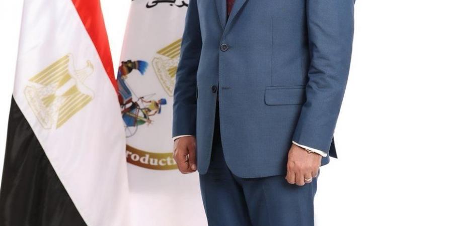 وزير الإنتاج الحربي يهنئ البابا تواضروس الثاني بعيد القيامة المجيد