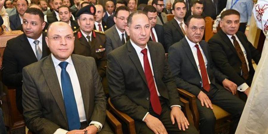 محافظ الغربية يشهد قداس عيد القيامة المجيد ويشارك أقباط المحافظة فرحتهم