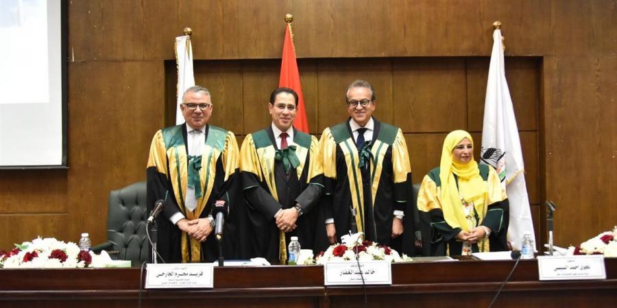 وزير الصحة يترأس مناقشة رسالة دكتوراه مهنية في “حوكمة الطوارئ” بكلية التجارة جامعة عين شمس