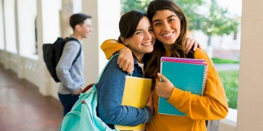 كيف تساعد صديقًا يمر بأزمة نفسية؟