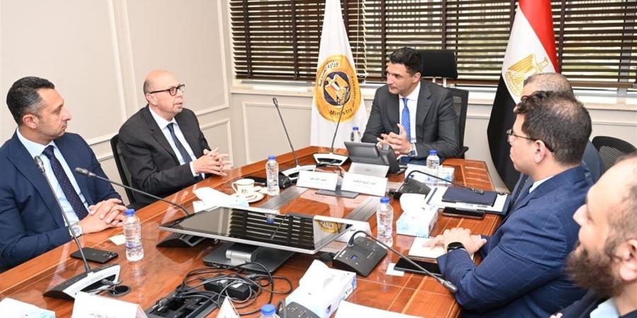 مشروعات صناعية كبرى.. مجموعة سان جوبان تخطط لتوسيع استثماراتها في مصر