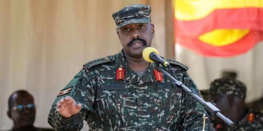 رئيس أركان الجيش الأوغندي يعرض على إسرائيل 100 ألف جندي