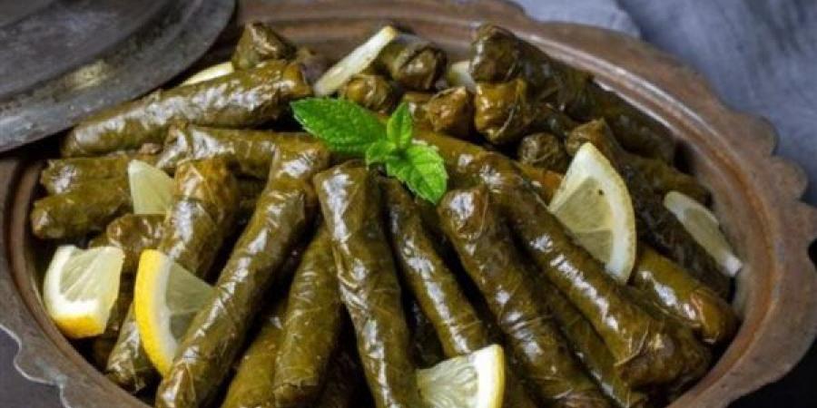 طريقة تحضير ورق العنب المحشي بالنكهة الشامية