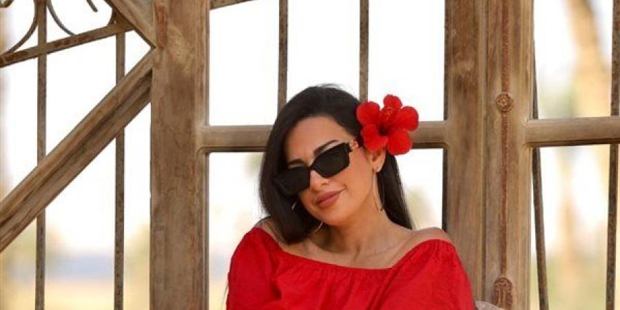 إلهام وجدي: ياسمين عبد العزيز بتضيف لأي فنان وبتخليه ينور جنبها