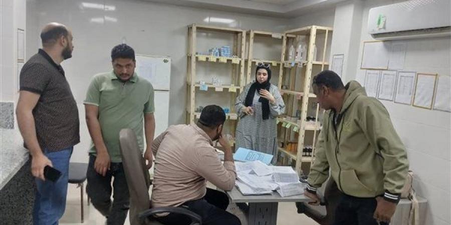 مدير إدارة أبو تشت الصحية يتابع انتظام العمل بعددًا من الوحدات الصحية