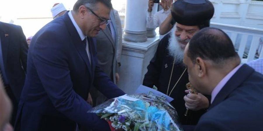 محافظ قنا ومدير الأمن يبدأن جولات التهنئة بعيد القيامة