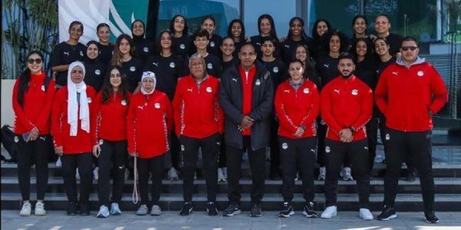 بعثة منتخب مصر للكرة النسائية تغادر إلى السعودية