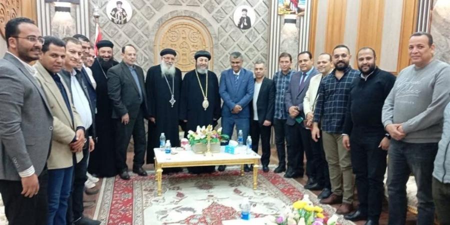 وكيل وزارة الصحة بالمنيا يزور مطرانية بني مزار لتقديم التهنئة بعيد القيامة