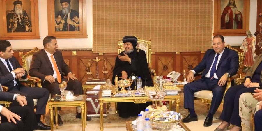 محافظ القليوبية يهنئ الأنبا مرقس بمطرانية شبرا الخيمة بعيد القيامة المجيد