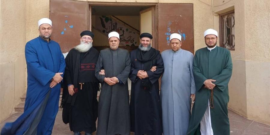 فروع خريجي الأزهر بالمحافظات تهنئ الإخوة المسيحيين بعيد القيامة: مصر نموذج للوحدة الوطنية
