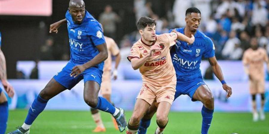 غياب كوليبالي يربك الهلال السعودي قبل مواجهة السد القطري في دوري أبطال آسيا