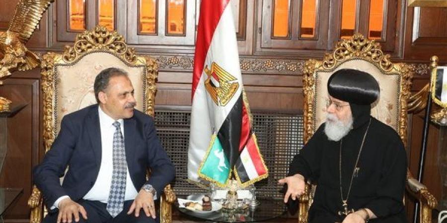 محافظ الشرقية يزور المطرانية والكنيسة الكاثوليكية والانجيلية لتقديم التهنئة بعيد القيامة المجيد