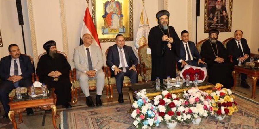 وزير التعليم العالي يزور الكنيسة المرقسية بالإسكندرية
