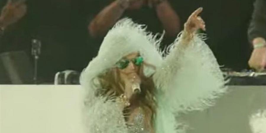 جينيفر لوبيز تفاجئ جمهور كوتشيلا بأداء استثنائي مع ديفيد جيتا