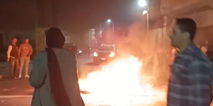 الإسمعلاوية يحتفلون بحرق دمية "اللنبى" في شم النسيم