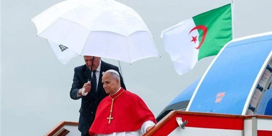 بابا الفاتيكان يصل الجزائر في زيارة رسمية